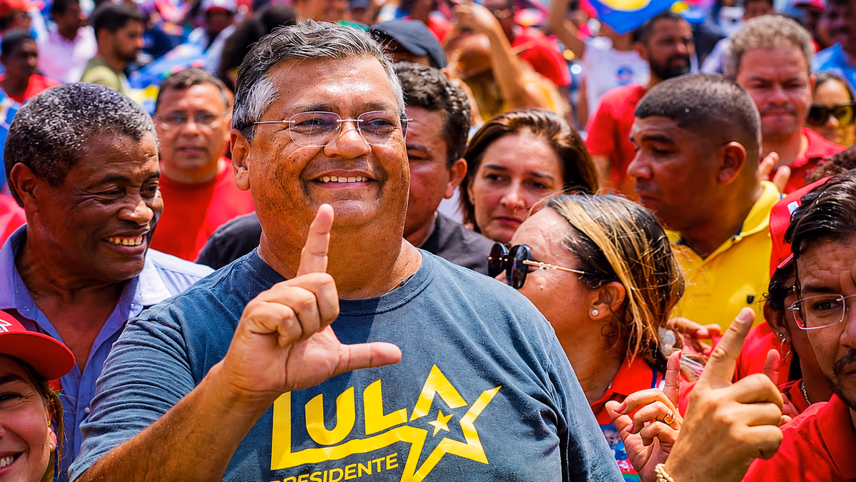 Aliados sugerem que Flávio Dino deixe STF para disputar 2030
