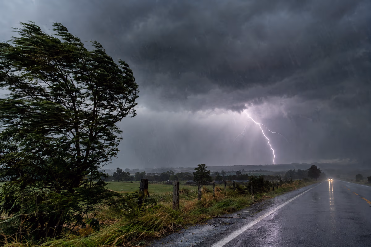 Inmet prevê tempestades com ventos de 100 km/h em seis estados