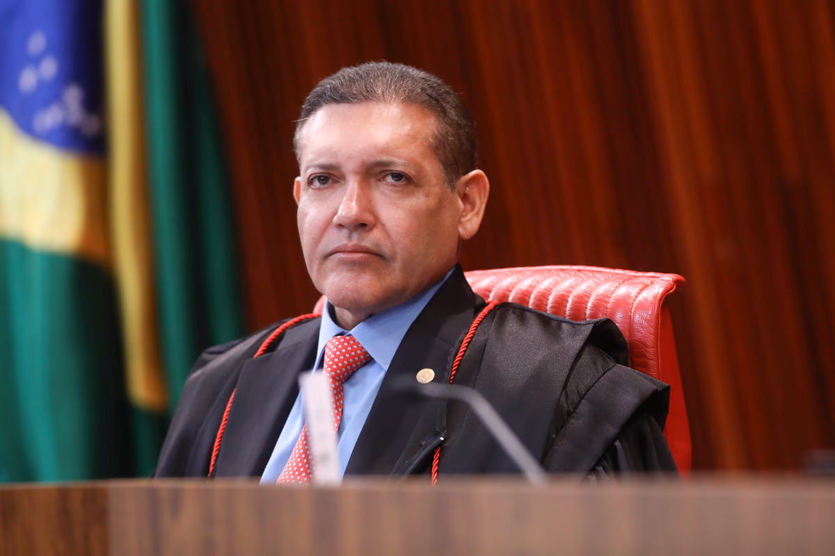 Nunes Marques manda suspender canal 'Exército do Lula' no WhatsApp