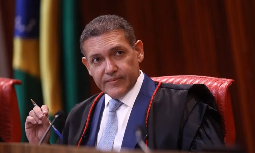 Nunes Marques volta a suspender canal 'Exército do Lula' no WhatsApp após alterações