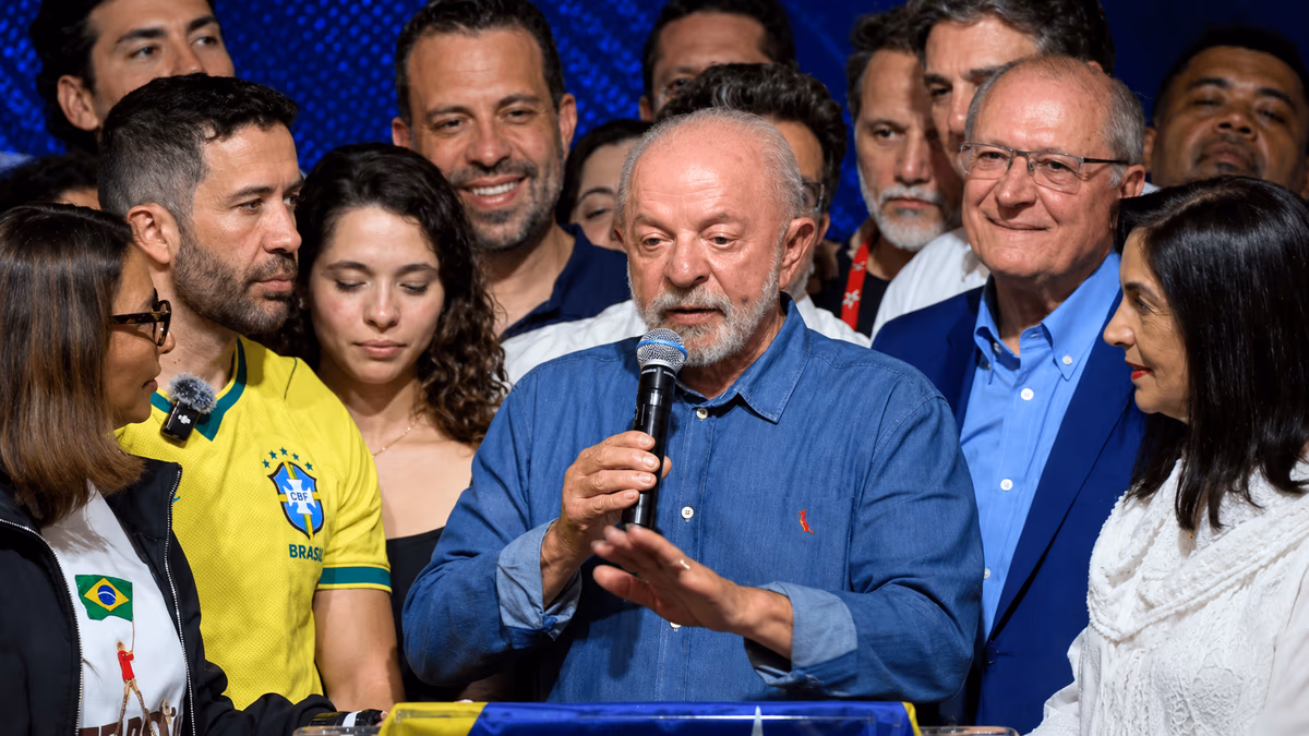 Lula defende regulação de redes sociais em discurso de vitória